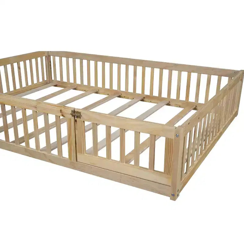 Letto a piattaforma a casetta a grandezza naturale con spondina, in legno massello di pino, per cameretta bambini