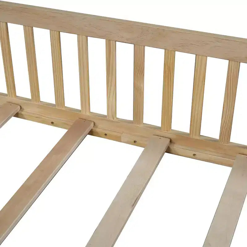 Letto a piattaforma a casetta a grandezza naturale con spondina, in legno massello di pino, per cameretta bambini