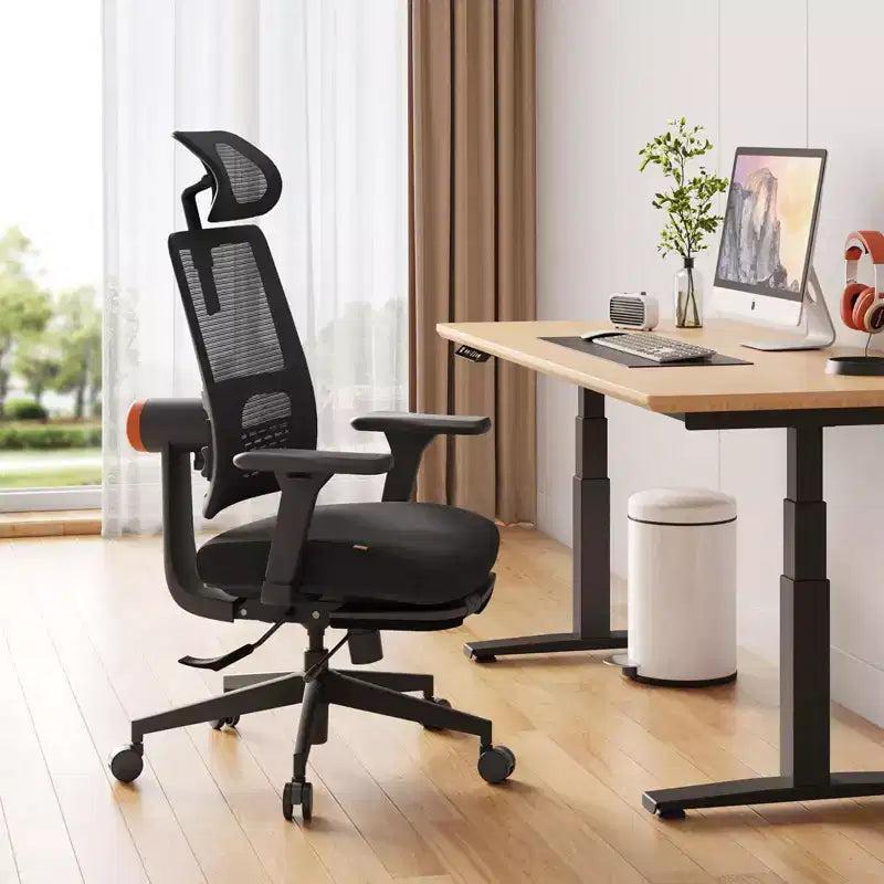 Sedia da Ufficio Ergonomica con Poggiapiedi, Schienale Auto-Seguente, Braccioli 4D, 136 kg