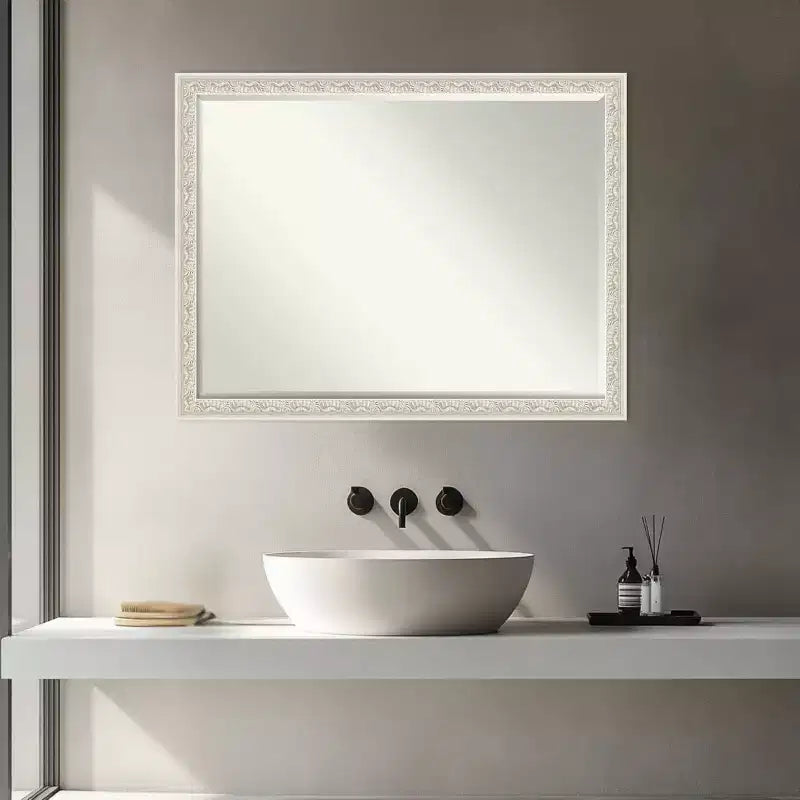 Specchio da parete per bagno Amanti Art Bethany, con cornice in legno, smussatura da mezzo pollice