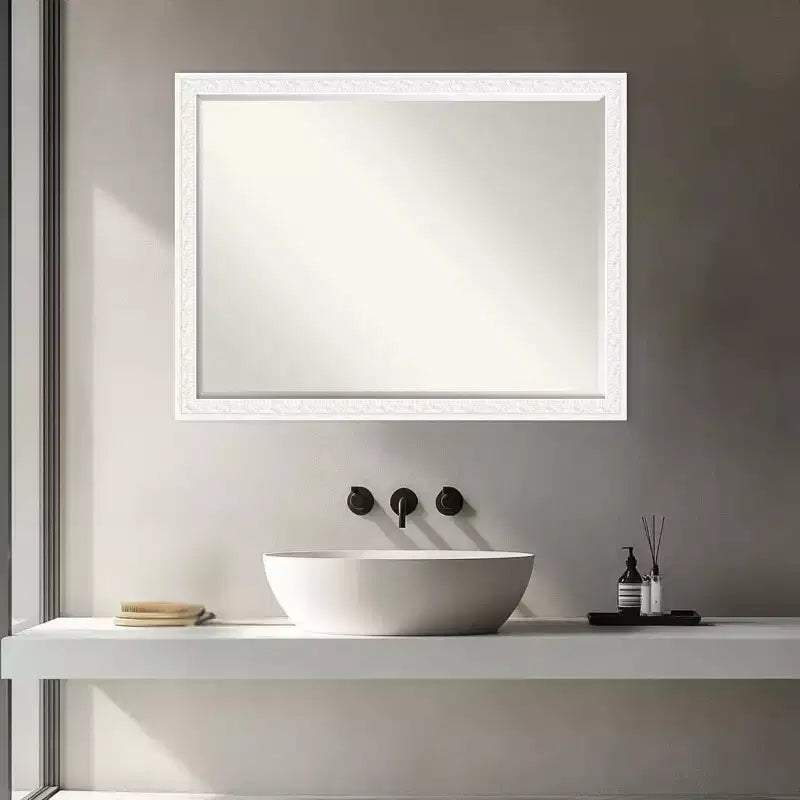 Specchio da parete per bagno Amanti Art Bethany, con cornice in legno, smussatura da mezzo pollice