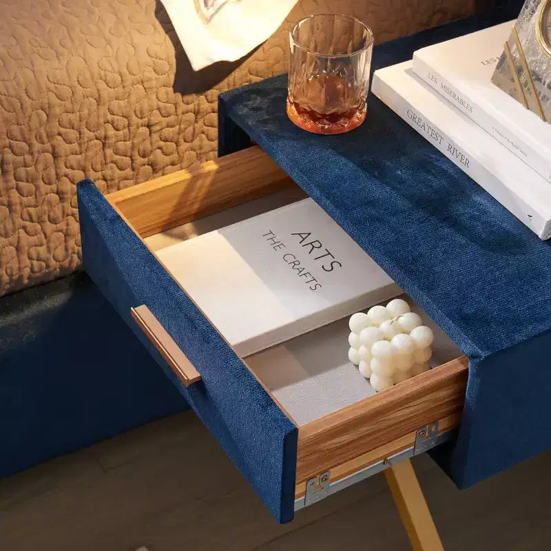 Letto in Velluto Moderno, Testiera a Onde, Luci a LED e 2 Comodini Sospesi