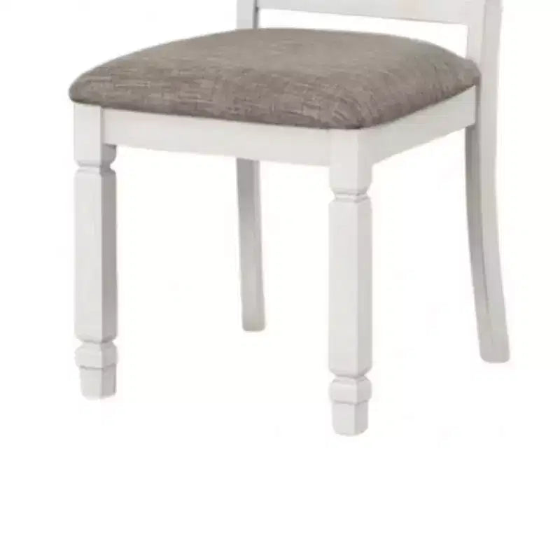 Set di 2 sedie da pranzo Royal Hampton, legno bianco rustico, tessuto grigio, schienale a doghe