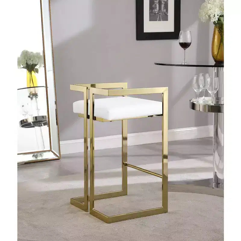 Meridian Furniture, Sgabello Ezra in pelle vegana bianca, Set da 2