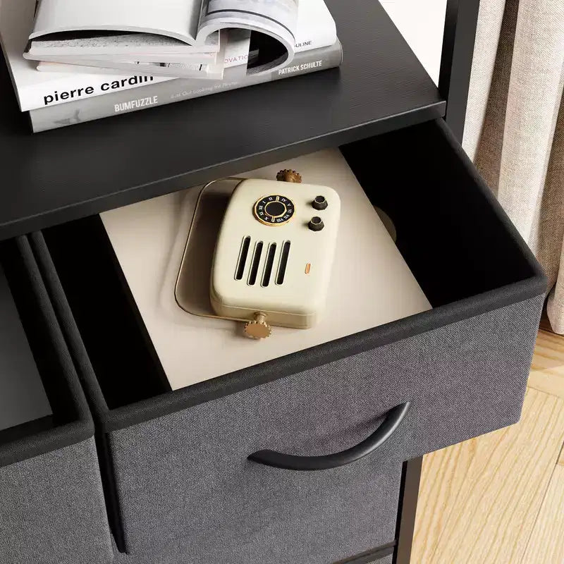 Cassettiera sottile a 5 cassetti in tessuto con struttura in metallo, Organizer compatto con ripiani e ganci