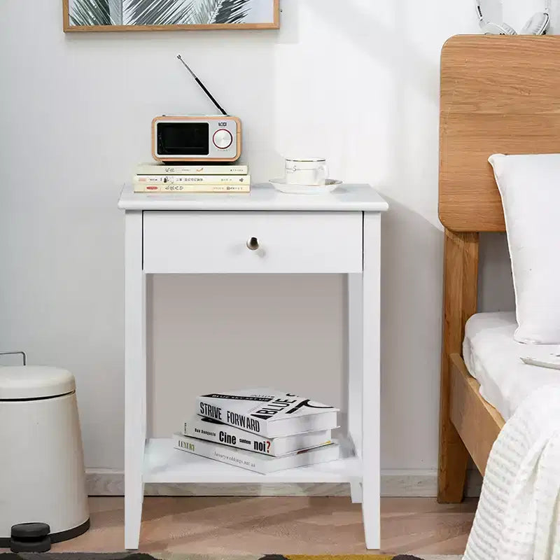 Comodino con cassetto e ripiano aperto, MDF + gambe in pino, design minimalista