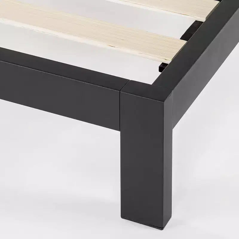 Letto matrimoniale in metallo classico con testiera, nero, una piazza e mezza, 25 cm di spazio dal pavimento, nessun attrezzo richiesto